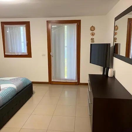 La Casa Di Chicca Apartment *
